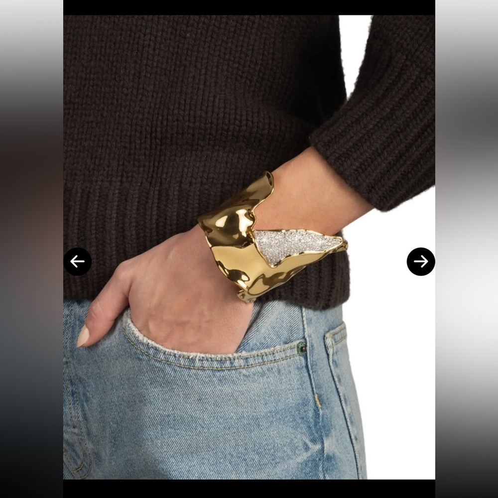 ALEXIS BITTAR
Solanales Crystal Folded Cuff Bracelet - Picture 8 of 9